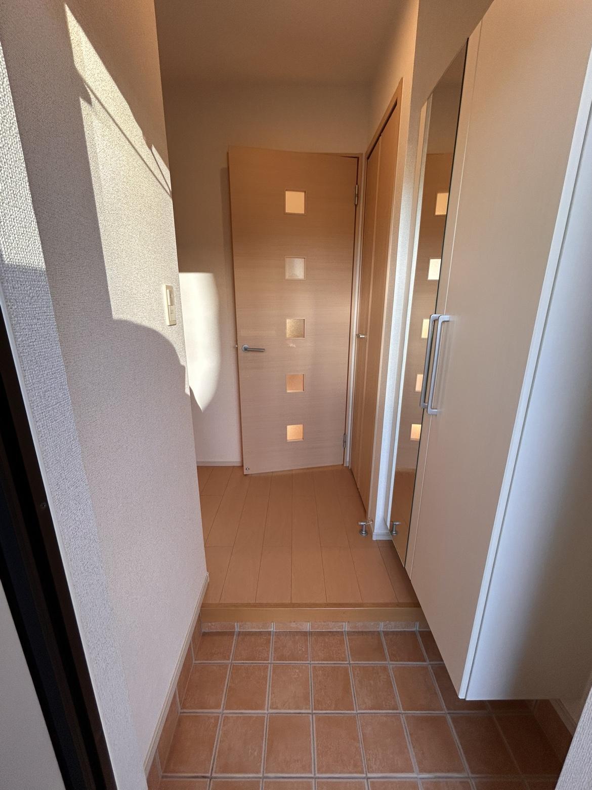 パストラルレーンBの玄関写真