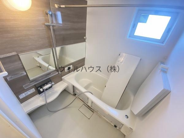 バス・シャワールーム　大きいバスタブでゆっくりできます！