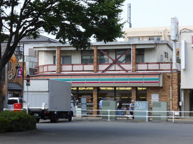 コンビニ　セブンイレブン小平小川駅東口店（コンビニ）まで408m