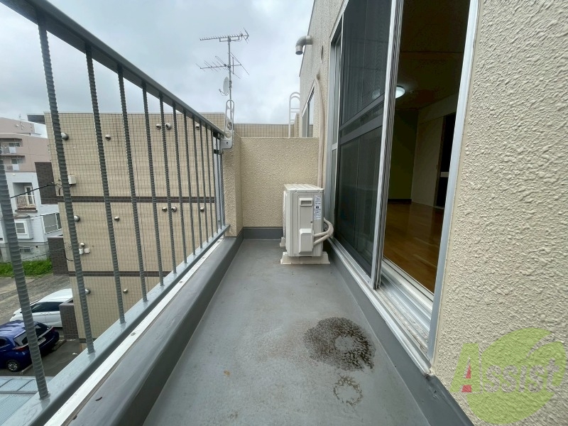 バルコニー　バルコニーが付いていますので一息ついてみてはいかがですか。