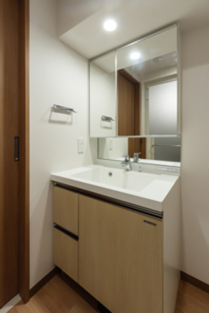 洗面設備　※写真は同タイプ住戸です。