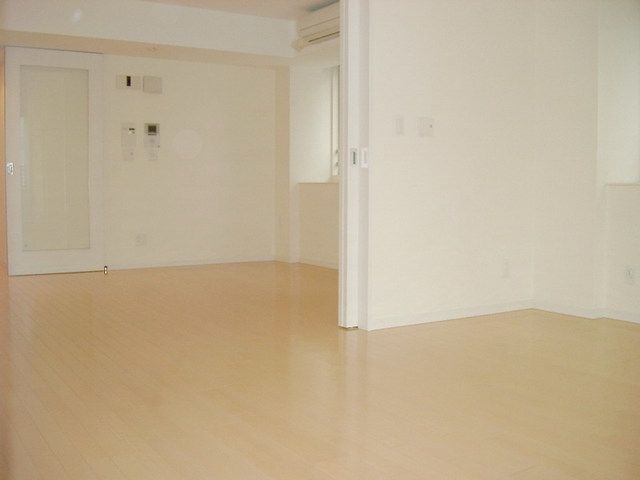 居室・リビング　こちらの居間で趣味の時間をお楽しみください