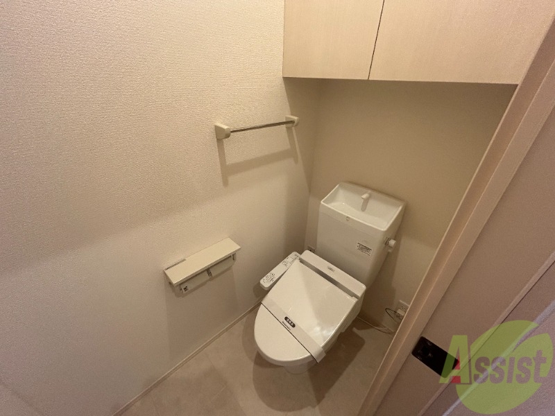 トイレ　トイレはウォシュレット機能付きです。安心して使用できますね。