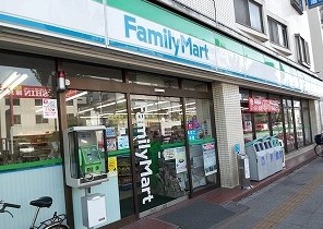 コンビニ　ファミリーマート練馬北町店（コンビニ）まで571m