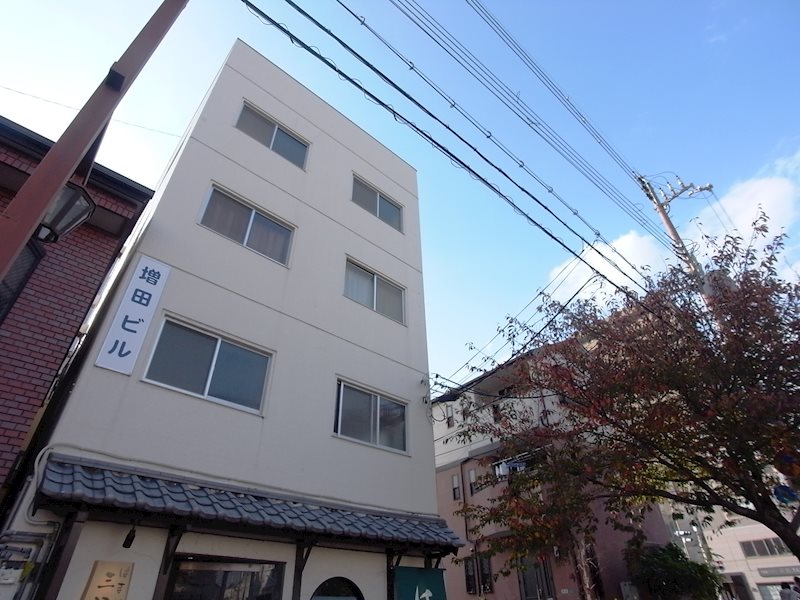 芦屋市茶屋之町のマンションの建物外観