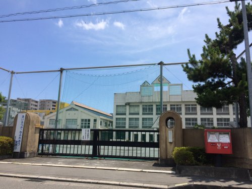 小学校　静岡市立安西小学校（小学校）まで628m