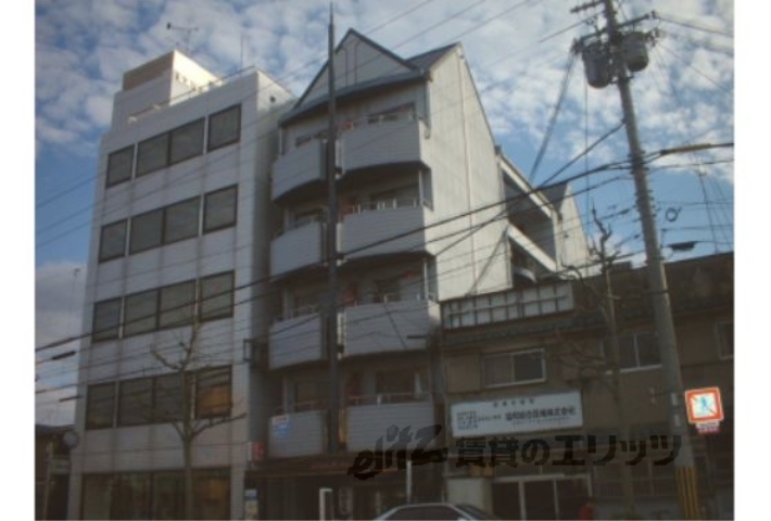 京都市下京区西七条南月読町のマンションの建物外観