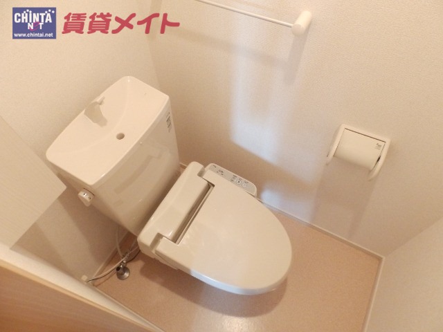 【津市久居一色町のアパートのトイレ】
