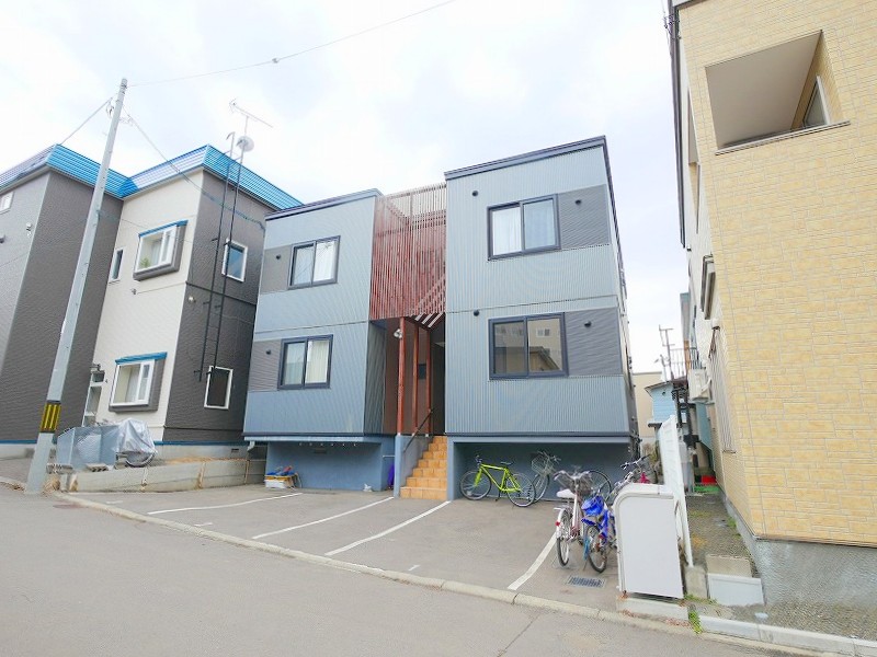 建物外観　駅近の大人気デザイナーズマンションです♪