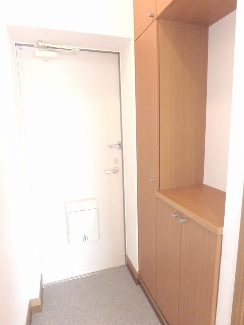 玄関　下駄箱付き！