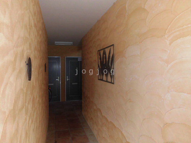 エントランス　珪藻土仕立てのエントランス