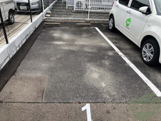【仙台市宮城野区田子のアパートの駐車場】