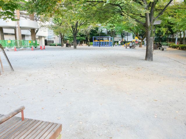 【S-RESIDENCE日本橋馬喰町Aereの公園】