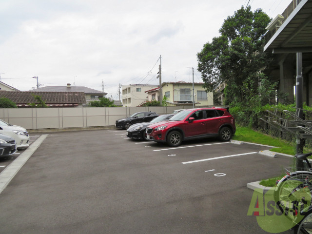 【仙台市宮城野区苦竹のマンションの駐車場】