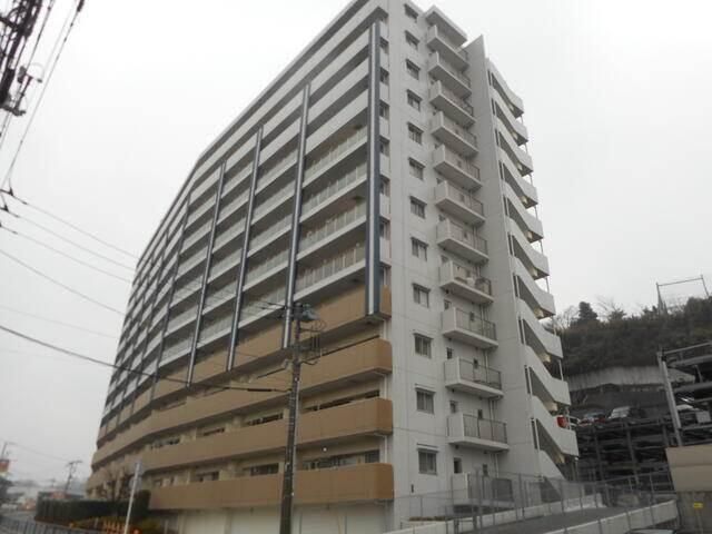 八王子市椚田町のマンションの建物外観