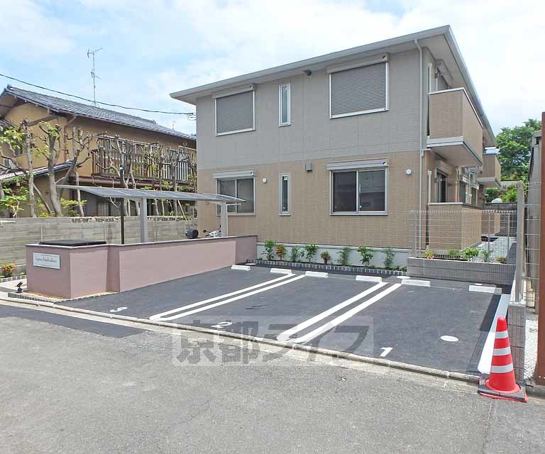 ルピナス北白川の建物外観