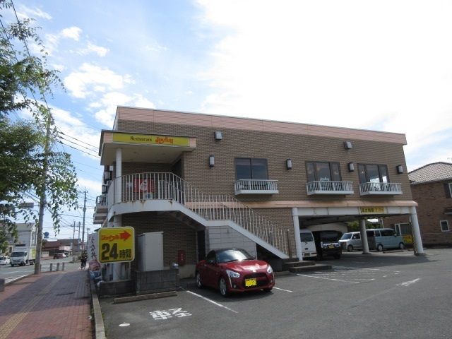 【大牟田市諏訪町のアパートの飲食店】