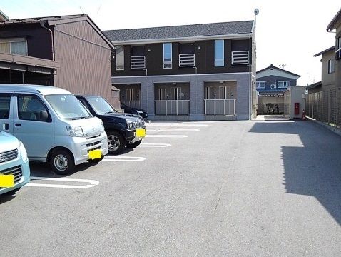 【ロータスの駐車場】