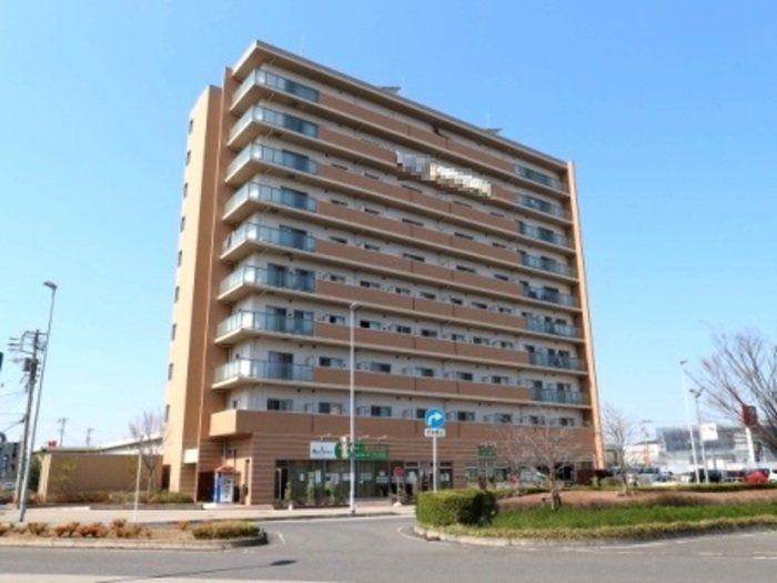 柏市小青田のマンションの建物外観