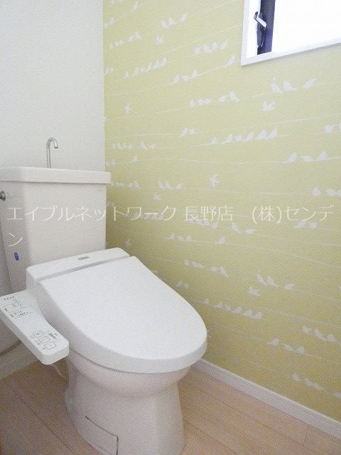 トイレ　写真は101号室です（参考）