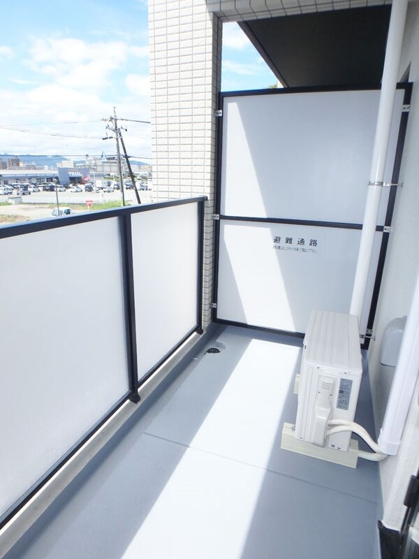 バルコニー　南西向きで日当たり良好☆