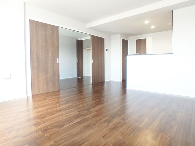 居室・リビング　１５帖の広々リビング♪