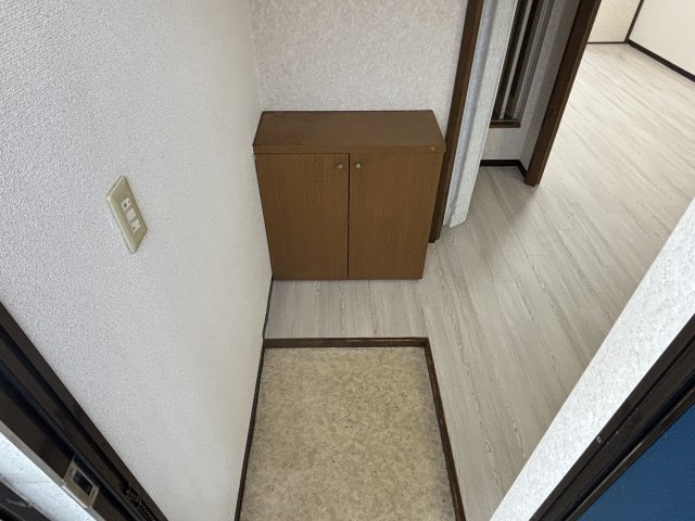 玄関　収納もある玄関です