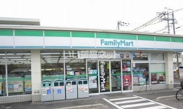 コンビニ　ファミリーマート 松江西川津店（コンビニ）まで452m