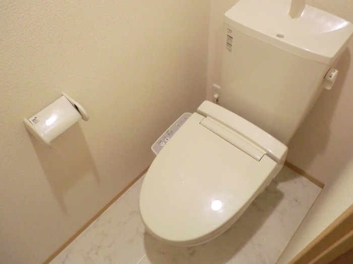 トイレ　温水洗浄暖房便座