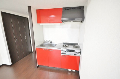 キッチン　冷蔵庫と電子レンジが設備で付きます！