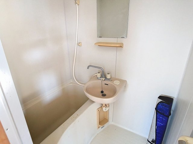 バス・シャワールーム　2025年12月撮影※現況を優先します