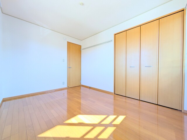 その他部屋・スペース　☆収納付きで広く使える寝室☆