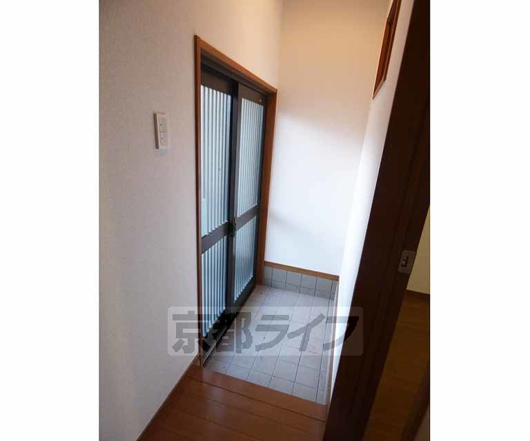 玄関　広々とした玄関です。