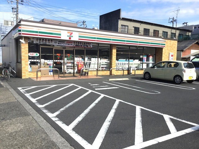 コンビニ　セブンイレブン名古屋豊田３丁目店（コンビニ）まで282m
