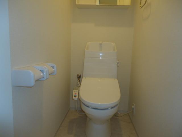 トイレ　ウォシュレット付きトイレです。