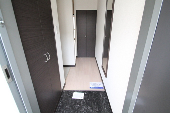 玄関　※別部屋の写真です