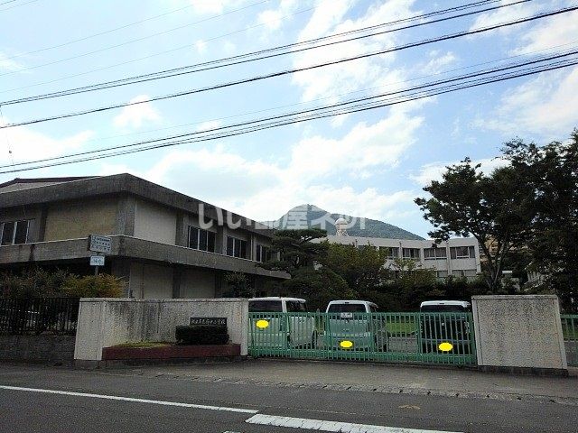 小学校　坂出市立府中小学校（小学校）まで3668m