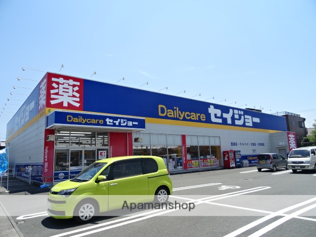 コンビニ　ファミリーマート（コンビニ）まで947m