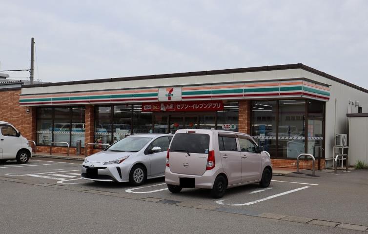 コンビニ　セブンイレブン（コンビニ）まで1274m