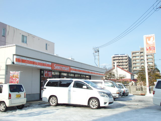 コンビニ　セイコーマート（コンビニ）まで271m