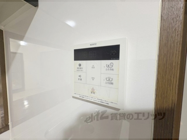 その他設備　給湯器リモコン