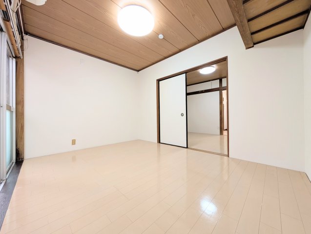 その他部屋・スペース　【6.0帖洋室(1)】こちらのお部屋は寝室としていかがでしょうか