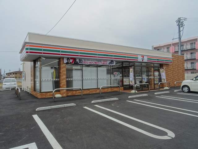 コンビニ　セブンイレブン（コンビニ）まで514m