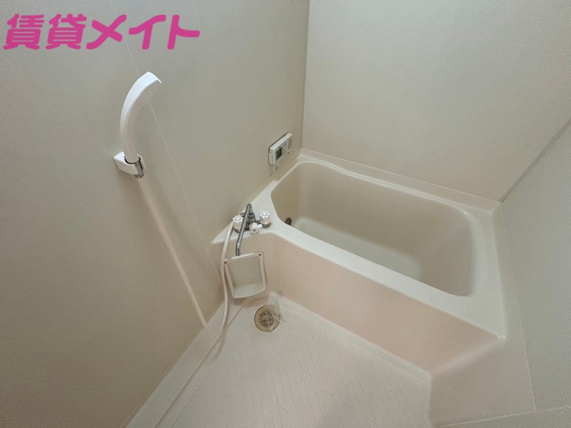 バス・シャワールーム　同物件別室の画像です