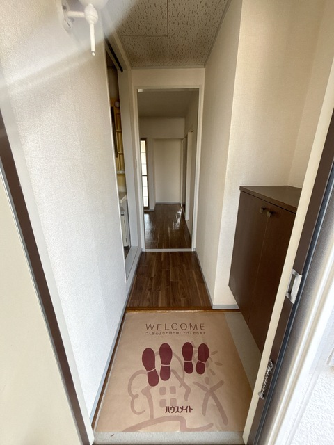 玄関　下駄箱付き玄関です。