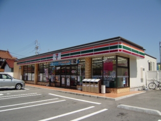 コンビニ　セブンイレブン東広島西条中央店（コンビニ）まで63m