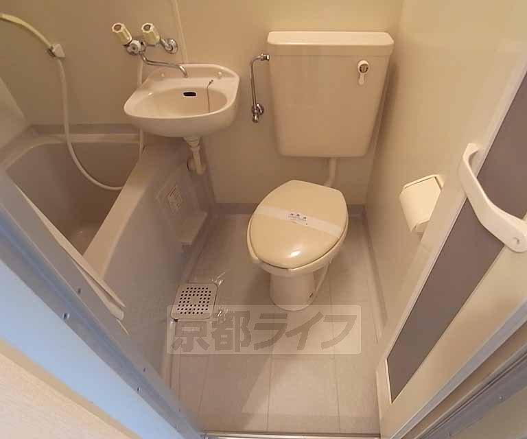 トイレ　清潔感のあるトイレです。