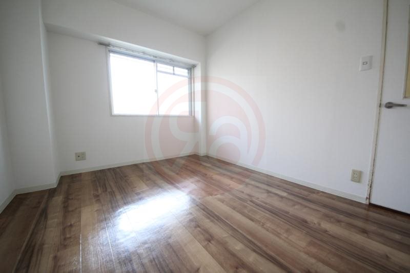 その他部屋・スペース　広くて明るい寝室