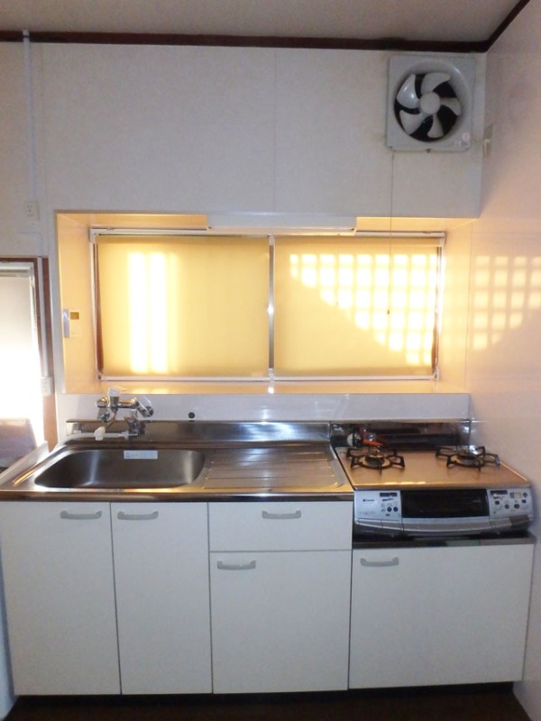 キッチン　※ガスコンロは残置物ですが使用できます
