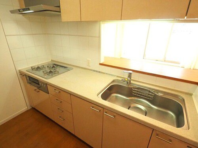 キッチン　周りを見渡しながら調理のできるカウンターキッチンです♪